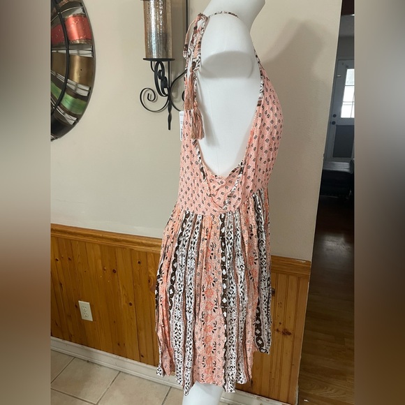 🔥FREE W/PURCHASE Forever 21+ Bandanna Cami Dress - Picture 8 of 11